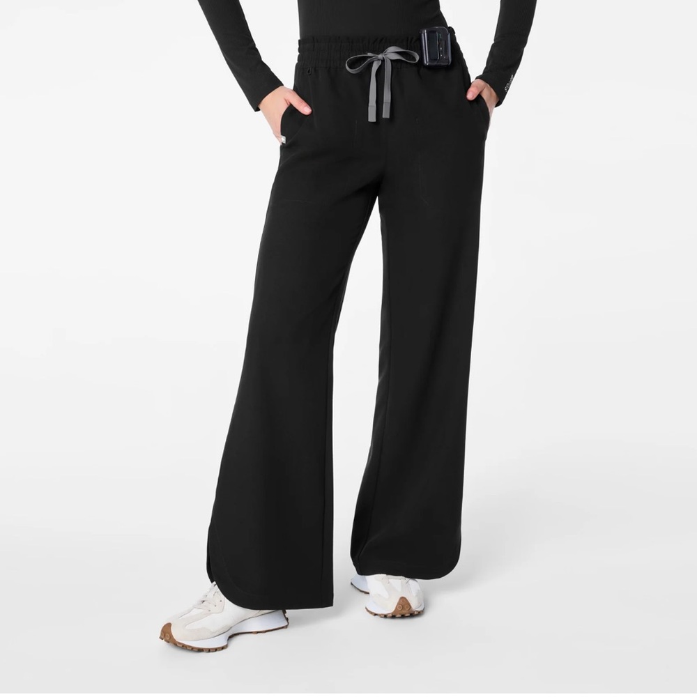 NWOT Figs size small Black High Waisted Marseille Wide Leg Scrub Pants